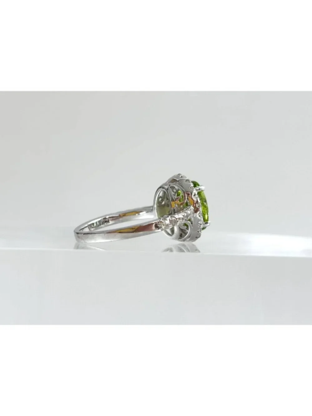 Peridot Gemstone Halo CZ Lined Sterling Silver 925 Vintage Ring - sz 7.25